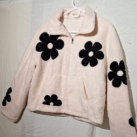 Pink Sherpa Teddy Jacket, Cropped with Black Floral Design, Fashion, Sz 6, NWOT - Picture 6 of 11